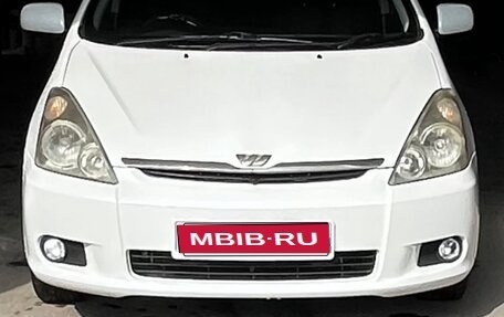 Toyota Wish II, 2004 год, 747 500 рублей, 1 фотография