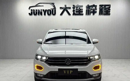 Volkswagen T-Roc I, 2023 год, 1 455 000 рублей, 2 фотография