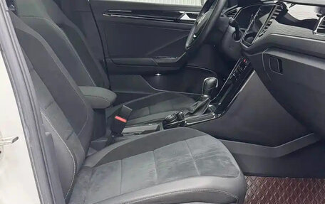 Volkswagen T-Roc I, 2023 год, 1 455 000 рублей, 15 фотография