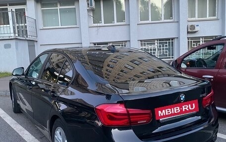BMW 3 серия, 2018 год, 1 900 000 рублей, 3 фотография