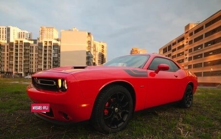 Dodge Challenger III рестайлинг 2, 2017 год, 4 050 000 рублей, 10 фотография