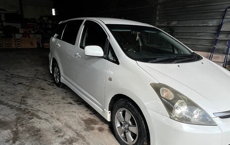 Toyota Wish II, 2004 год, 747 500 рублей, 4 фотография