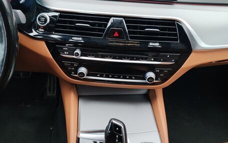 BMW 5 серия, 2019 год, 2 800 000 рублей, 11 фотография