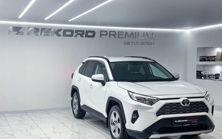 Toyota RAV4, 2022 год, 3 949 000 рублей, 2 фотография