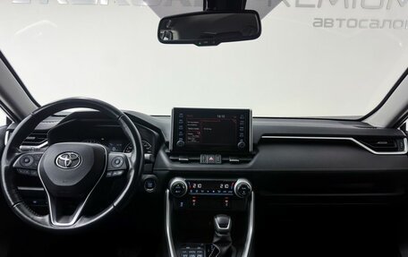 Toyota RAV4, 2022 год, 3 949 000 рублей, 24 фотография