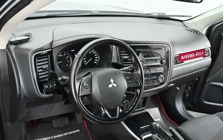 Mitsubishi Outlander III рестайлинг 3, 2018 год, 1 599 000 рублей, 6 фотография