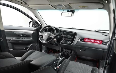 Mitsubishi Outlander III рестайлинг 3, 2018 год, 1 599 000 рублей, 7 фотография