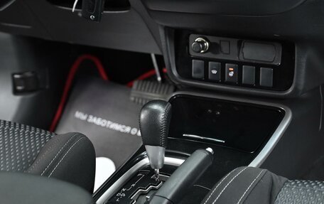 Mitsubishi Outlander III рестайлинг 3, 2018 год, 1 599 000 рублей, 9 фотография