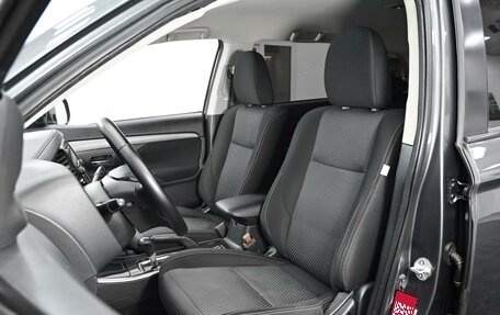 Mitsubishi Outlander III рестайлинг 3, 2018 год, 1 599 000 рублей, 12 фотография