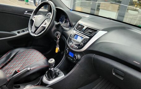 Hyundai Solaris II рестайлинг, 2012 год, 535 000 рублей, 18 фотография