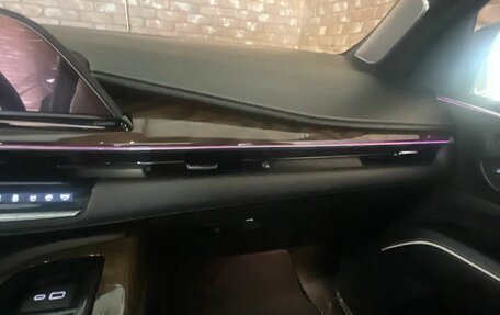 Cadillac Escalade V, 2023 год, 13 000 000 рублей, 7 фотография