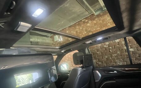 Cadillac Escalade V, 2023 год, 13 000 000 рублей, 14 фотография