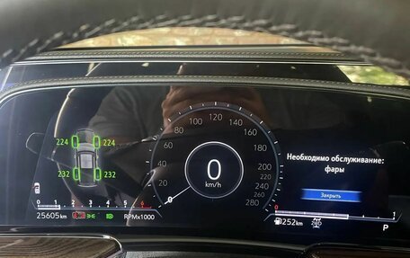 Cadillac Escalade V, 2023 год, 13 000 000 рублей, 18 фотография