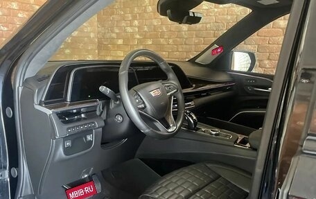Cadillac Escalade V, 2023 год, 13 000 000 рублей, 28 фотография