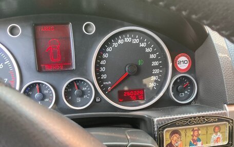 Volkswagen Touareg III, 2005 год, 1 300 000 рублей, 8 фотография