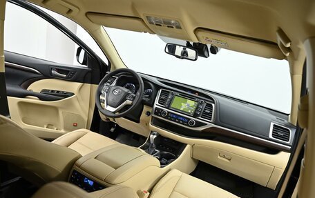 Toyota Highlander III, 2014 год, 2 549 000 рублей, 7 фотография