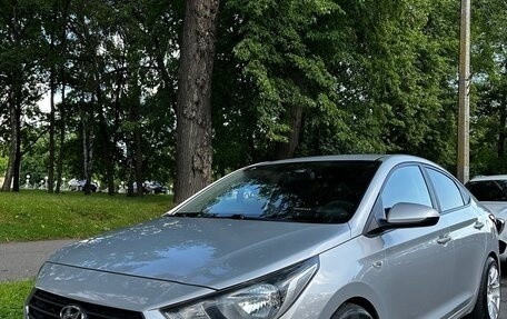 Hyundai Solaris II рестайлинг, 2017 год, 1 390 000 рублей, 1 фотография