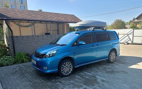 Toyota ISis I, 2005 год, 850 000 рублей, 9 фотография