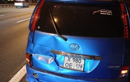 Toyota ISis I, 2005 год, 850 000 рублей, 10 фотография