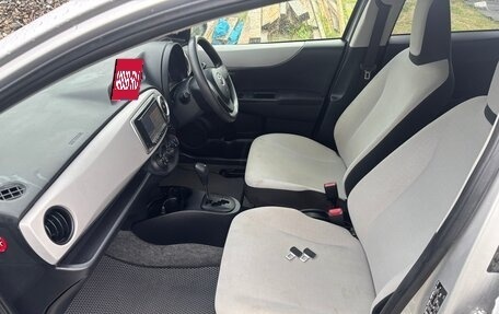 Toyota Vitz, 2013 год, 600 000 рублей, 3 фотография