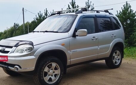 Chevrolet Niva I рестайлинг, 2010 год, 450 000 рублей, 3 фотография