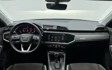Audi Q3, 2022 год, 2 400 000 рублей, 8 фотография