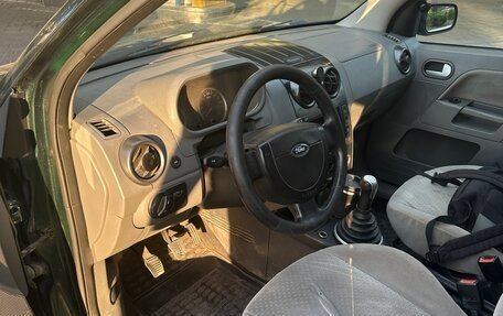 Ford Fusion I, 2005 год, 240 000 рублей, 8 фотография