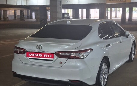 Toyota Camry, 2018 год, 2 850 000 рублей, 3 фотография