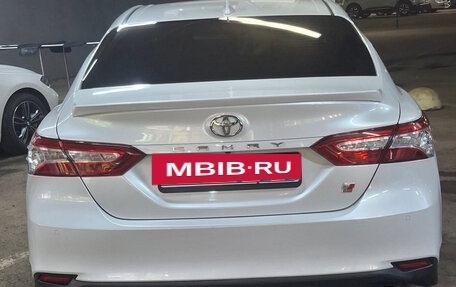 Toyota Camry, 2018 год, 2 850 000 рублей, 4 фотография