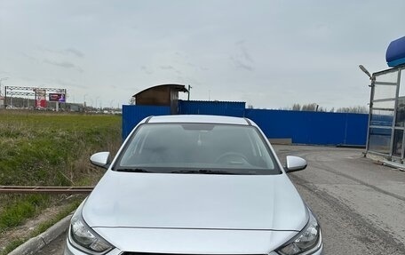 Hyundai Solaris II рестайлинг, 2017 год, 1 390 000 рублей, 8 фотография