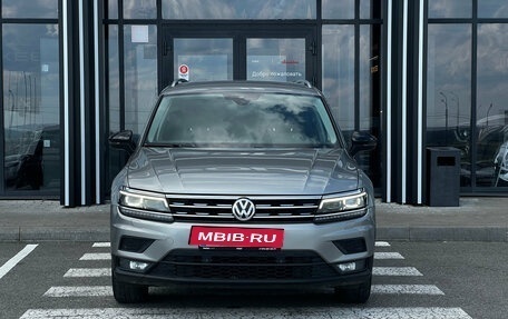 Volkswagen Tiguan II, 2020 год, 2 385 000 рублей, 2 фотография