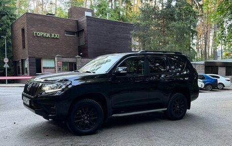 Toyota Land Cruiser Prado 150 рестайлинг 2, 2021 год, 6 500 000 рублей, 3 фотография
