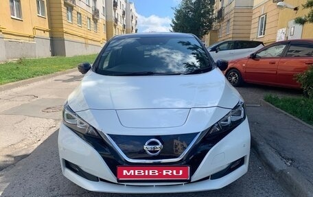 Nissan Leaf II, 2020 год, 2 030 000 рублей, 1 фотография