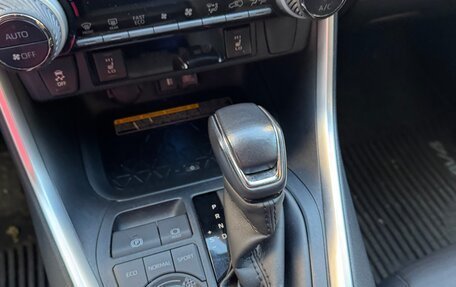 Toyota RAV4, 2021 год, 3 700 000 рублей, 23 фотография