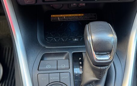Toyota RAV4, 2021 год, 3 700 000 рублей, 24 фотография