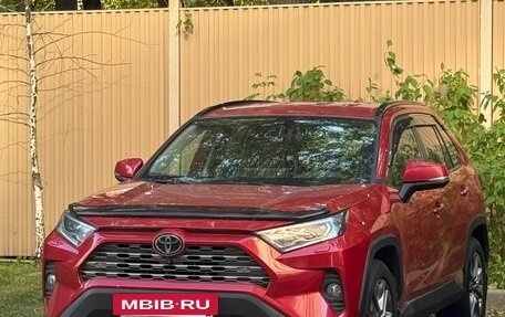 Toyota RAV4, 2021 год, 3 700 000 рублей, 26 фотография