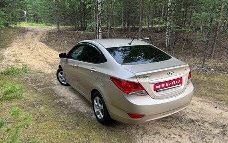 Hyundai Solaris II рестайлинг, 2012 год, 800 000 рублей, 4 фотография