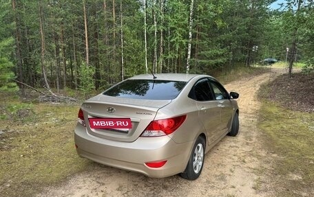 Hyundai Solaris II рестайлинг, 2012 год, 800 000 рублей, 5 фотография