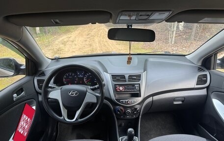 Hyundai Solaris II рестайлинг, 2012 год, 800 000 рублей, 8 фотография