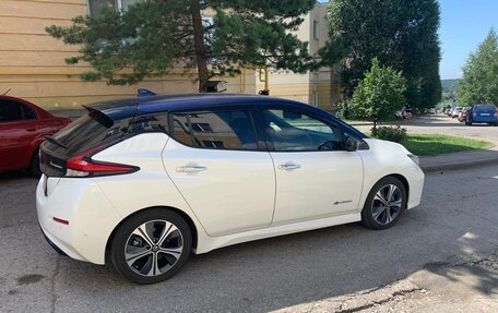 Nissan Leaf II, 2020 год, 2 030 000 рублей, 2 фотография