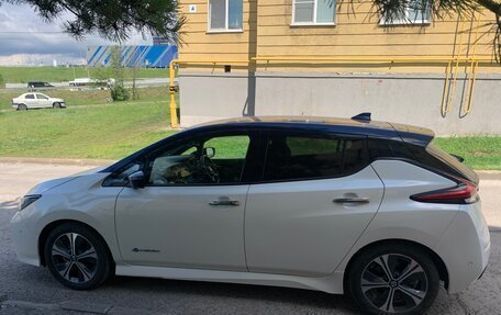 Nissan Leaf II, 2020 год, 2 030 000 рублей, 3 фотография