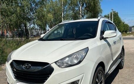 Hyundai Tucson III, 2010 год, 945 000 рублей, 2 фотография