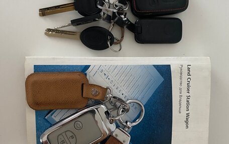 Toyota Land Cruiser 200, 2012 год, 3 700 000 рублей, 25 фотография