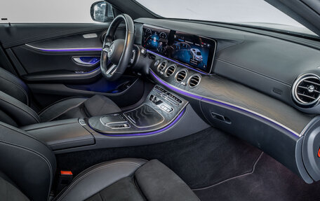 Mercedes-Benz E-Класс, 2022 год, 4 650 000 рублей, 9 фотография
