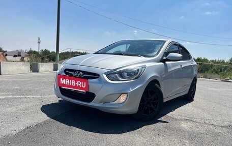 Hyundai Solaris II рестайлинг, 2012 год, 850 000 рублей, 3 фотография