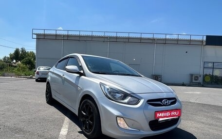 Hyundai Solaris II рестайлинг, 2012 год, 850 000 рублей, 10 фотография