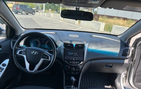Hyundai Solaris II рестайлинг, 2012 год, 850 000 рублей, 12 фотография