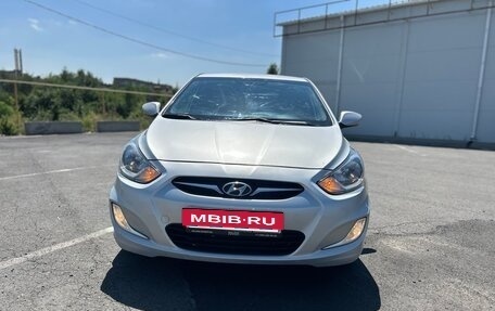 Hyundai Solaris II рестайлинг, 2012 год, 850 000 рублей, 4 фотография