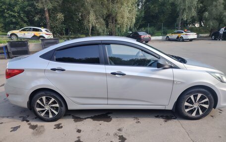 Hyundai Solaris II рестайлинг, 2014 год, 800 000 рублей, 2 фотография