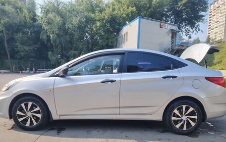 Hyundai Solaris II рестайлинг, 2014 год, 800 000 рублей, 8 фотография